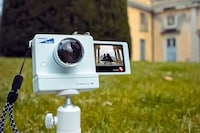 Micro-Sized Mirrorless Cameras Image 5