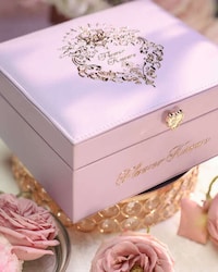 Rococo-Inspired Cosmetic Lines Image 2
