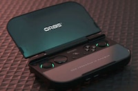 Customizable Mobile Gaming Consoles Image 8