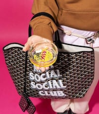 Graphic Luxurious Accessory Collabs Image 5