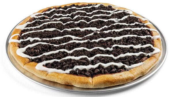 Crumbled Cookie Dessert Pizzas