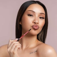 Peel-Off Lip Liner Stains Image 1