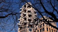 Multifunctional Angled Apartments