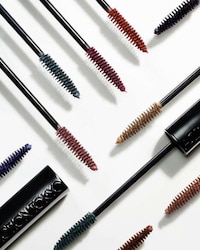 Unconventionally Colored Mascaras Image 1