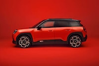 All-Electric Tiny Crossover Cars Image 2