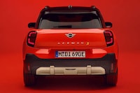 All-Electric Tiny Crossover Cars Image 3