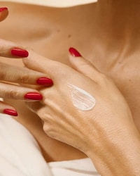 Efficient Anti-Aging Skincare Routines Image 4
