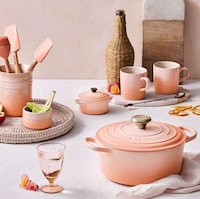 Peach-Tonal Cookware Capsules Image 1