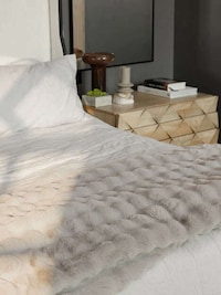 Luxurious Faux Fur Blankets Image 2