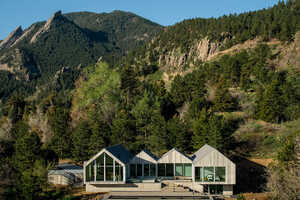 H-Shaped Structural Mountain Homes Article Thubnail