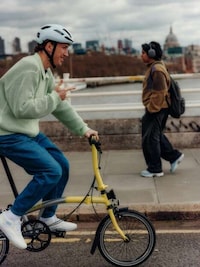 Compact Collaborative City Bikes Image 5