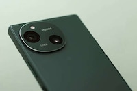 Refined Minimalist Smartphones Image 6
