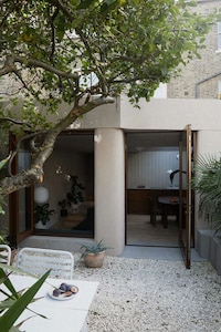Tropical Modern House Extensions Image 2