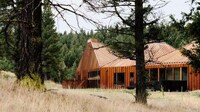 Weatherized Steel Pyramidal House Image 5