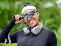 AI-Connected Sports Glasses Image 4