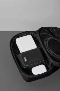 All-Black Travel Accessories Image 3