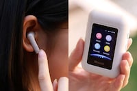 AI-Powered Translation Earbuds Image 1
