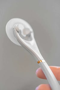 Touchless Skincare Applicators Image 2