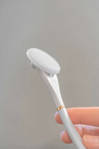 Touchless Skincare Applicators Image 4