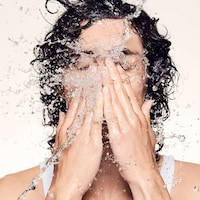 Pre-Soaked Cleansing Pads Image 3