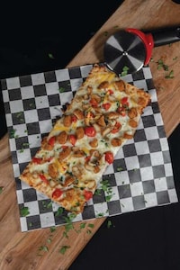 Farmhouse-Inspired Flatbreads Image 3