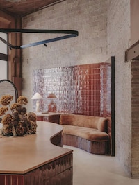 Organically designed Salon Interiors Image 2