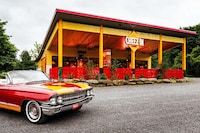 Cheesy Americana Diners