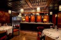 Lantern-Dangling Steakhouse Restaurants Image 3