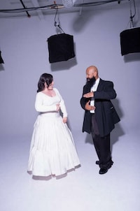 Non-Traditional Wedding Capsules Image 4