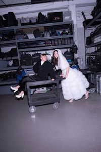 Non-Traditional Wedding Capsules Image 6