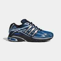 Juxtaposing Dynamic Running Shoes Image 5