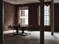 Collaborative Bright Office Spaces Image 3