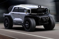 Flexible Configuration Pickup Trucks Image 1
