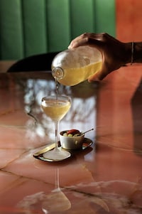 Vibrant All-Pink Cocktail Bars Image 8