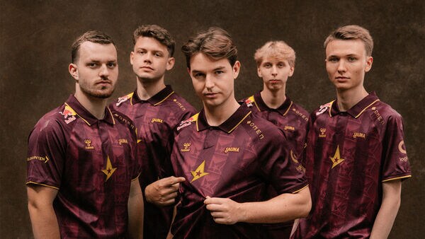 Burgundy Esports Capsules