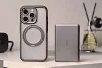 Magnetic Ultra-Slim Power Banks Image 3