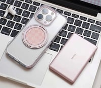 Magnetic Ultra-Slim Power Banks Image 8