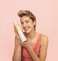 Limited-Edition Hairspray Packaging Image 2