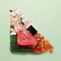 Engravable Triangle Perfumes Image 3