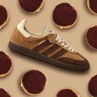 Collaborative Donut-Inspired Sneaker Designs Image 4
