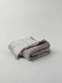 Ultra-Comfortable Home Blanket Image 2