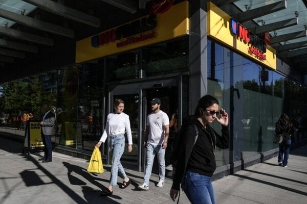 Compact Urban Discount Grocers