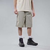 Versatile Men's Shorts Image 1