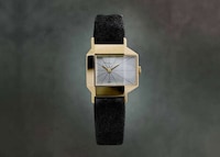 Sand Gold Luxurious Wristwatches Image 2