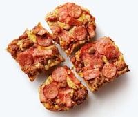 Pizza-Like Garlic Breads Image 1