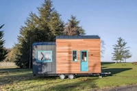 Charming Traditional Tiny Homes Image 1