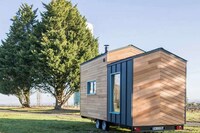Charming Traditional Tiny Homes Image 2