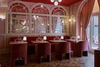 Elegant Interior Hotel Designs Image 3
