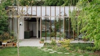Simplistic Tranquil Garden Studios Image 1