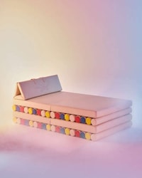 Cutting-Edge Wearable Furnishings Image 1